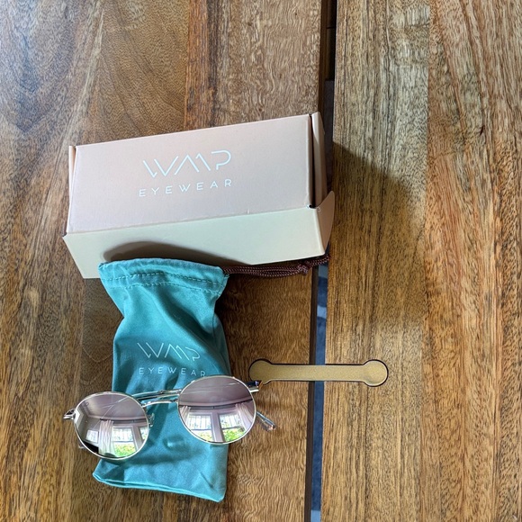 WMP Eyewear Nevada Polarized Women's Sunglasses- Gold with Pink Lenses - Picture 3 of 6